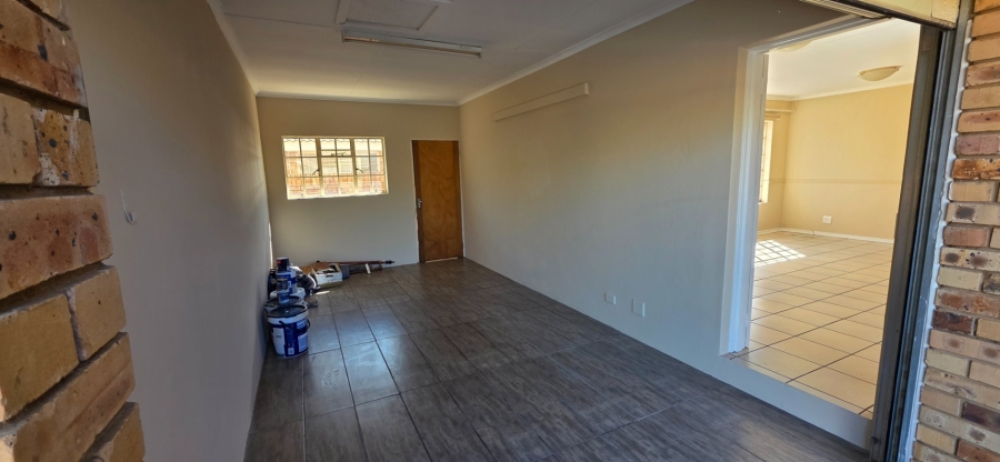 2 Bedroom Property for Sale in Heuwelsig Free State